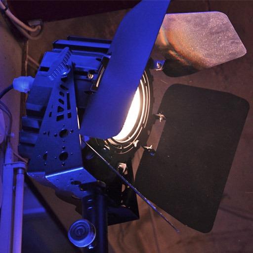 300 Watt LED Scheinwerfer, Objektbeleuchtung in Warmweiß, mit Flügeltorblende, zu mieten bei VEITLIGHT® in Berlin Lichtenberg