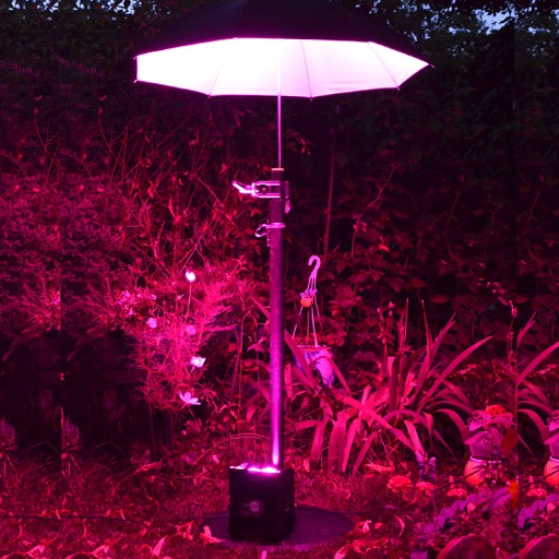 Akku Floorspot - LED Scheinwerfer Outdoorbeleuchtung mit Reflektor, rot, sehr dekorativ, zu mieten bei VEITLIGHT® in Berlin Lichtenberg
