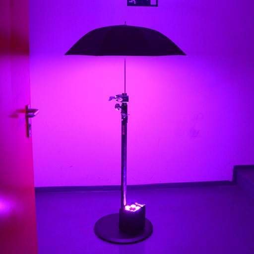 Akku Floorspot - LED Scheinwerfer Ambientebeleuchtung mit Reflektor, lila, sehr dekorativ, zu mieten bei VEITLIGHT® in Berlin Lichtenberg