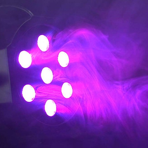 7x3 W RGB LED Floorspot, Geräteansicht groß, strahlt lilafarben Nebel an, zu mieten bei VEITLIGHT® in Berlin Lichtenberg