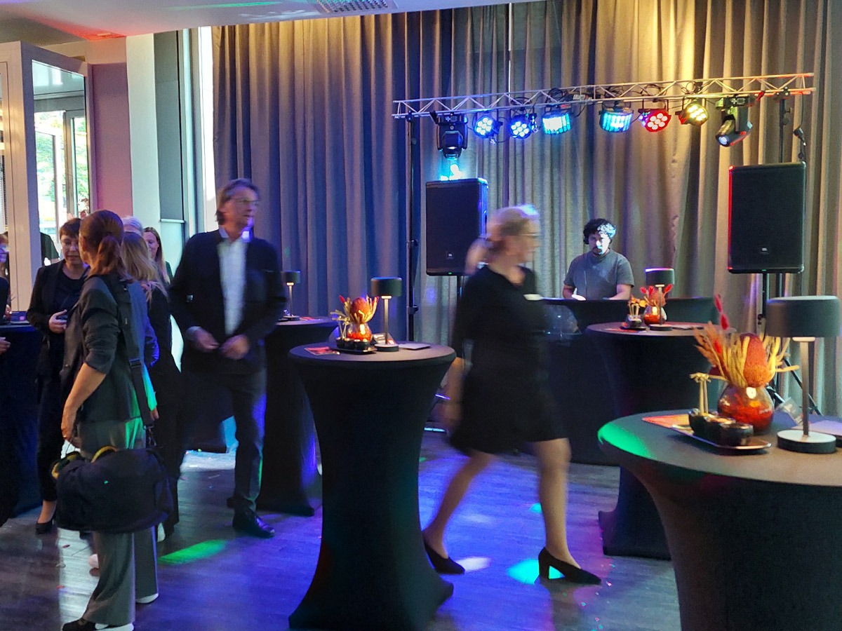 Lichttechnik und Tonanlage für Event und Bar-Eröffnung in Berlin