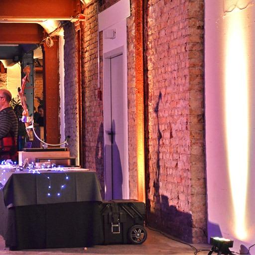 LED Scheinwerfer beleuchten Kühlhaus Berlin in warmweiß, indoor, sehr dekorativ, zu mieten bei VEITLIGHT® in Berlin Lichtenberg