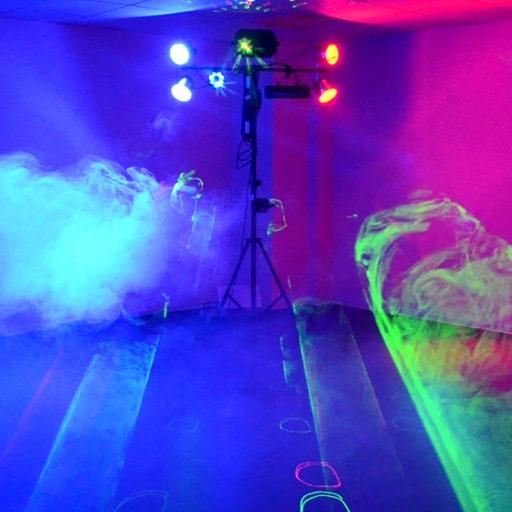 Lichtanlage 1 in Aktion; farbige Lichter, Nebel, Partyfeeling; zu mieten bei VEITLIGHT® in Berlin Lichtenberg