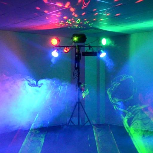 Lichtanlage 1 in Aktion; farbige Lichter, Nebel, Partyfeeling; zu mieten bei VEITLIGHT® in Berlin Lichtenberg